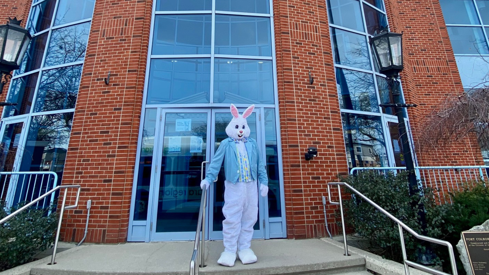 Easter bunny at City Hall